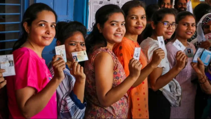 https://www.salarnews.in/public/uploads/images/newsimages/maannewsimage25102025_162417_Voter list.png